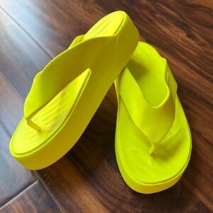 Crocs Getaway platform flipflops